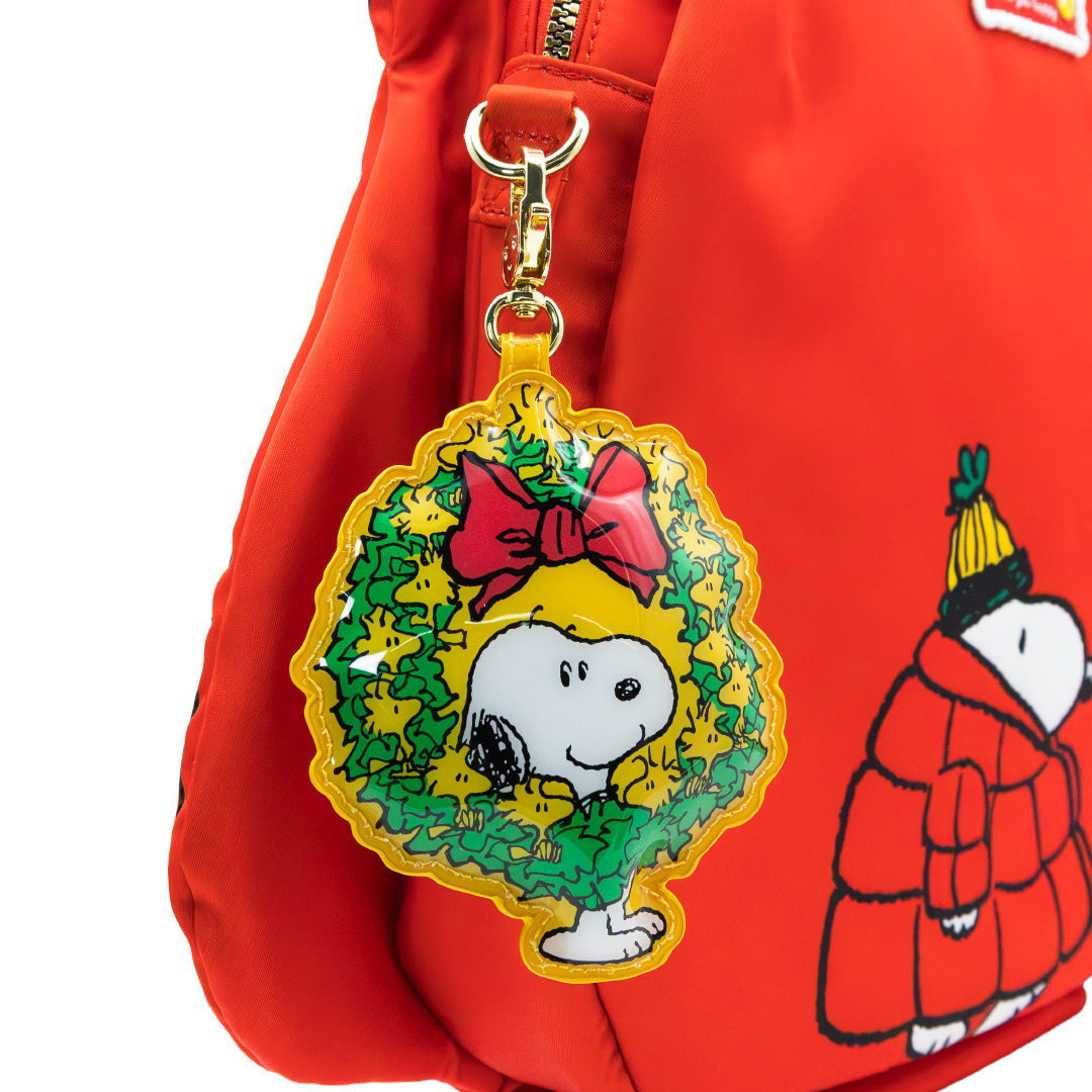 Peanuts Snoopy Winter Scenes Mystery Box Padded Vinyl Bag Charms